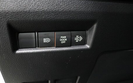 Toyota HiAce H300, 2019 год, 5 799 000 рублей, 13 фотография