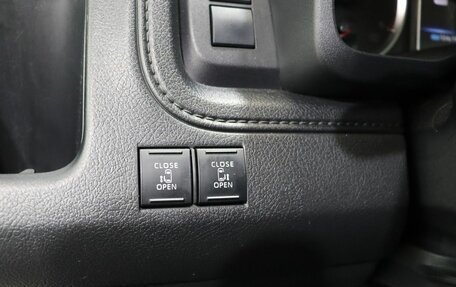 Toyota HiAce H300, 2019 год, 5 799 000 рублей, 12 фотография