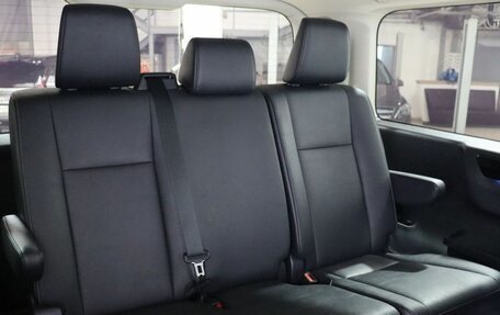 Toyota HiAce H300, 2019 год, 5 799 000 рублей, 25 фотография