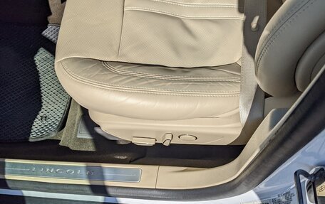 Lincoln MKZ II рестайлинг, 2013 год, 1 250 000 рублей, 17 фотография