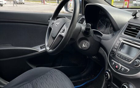 Hyundai Solaris II рестайлинг, 2015 год, 938 000 рублей, 10 фотография