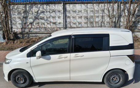 Honda Freed I, 2011 год, 850 000 рублей, 3 фотография