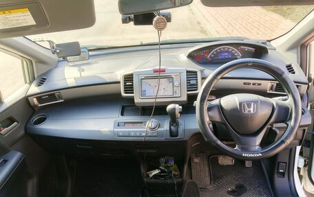 Honda Freed I, 2011 год, 850 000 рублей, 15 фотография