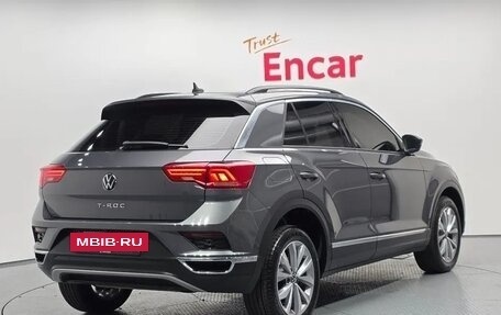 Volkswagen T-Roc I, 2021 год, 2 179 000 рублей, 2 фотография