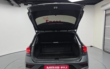 Volkswagen T-Roc I, 2021 год, 2 179 000 рублей, 3 фотография