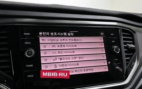 Volkswagen T-Roc I, 2021 год, 2 179 000 рублей, 18 фотография