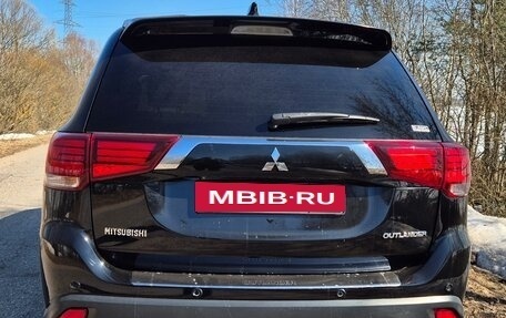 Mitsubishi Outlander III рестайлинг 3, 2018 год, 2 450 000 рублей, 6 фотография