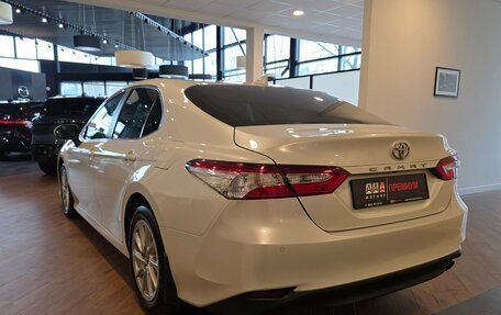 Toyota Camry, 2021 год, 3 100 000 рублей, 2 фотография