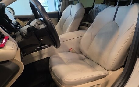 Toyota Camry, 2021 год, 3 100 000 рублей, 13 фотография