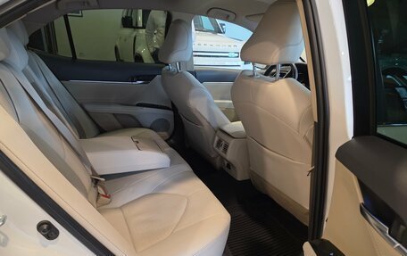 Toyota Camry, 2021 год, 3 100 000 рублей, 25 фотография