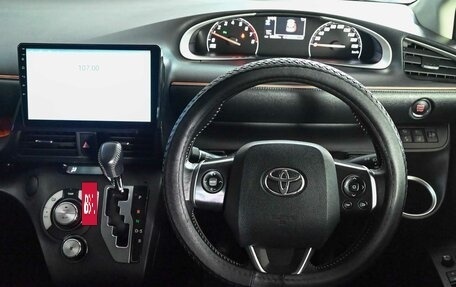 Toyota Sienta II, 2021 год, 1 640 000 рублей, 13 фотография