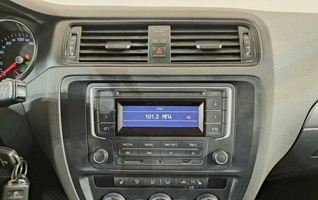 Volkswagen Jetta VI, 2015 год, 890 000 рублей, 20 фотография