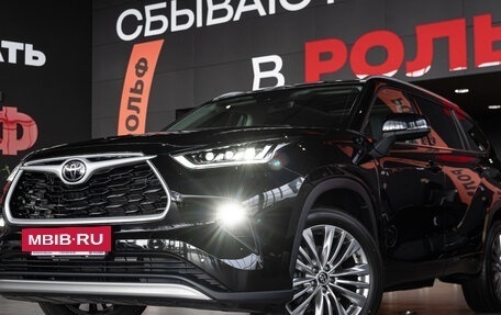 Toyota Highlander, 2026 год, 6 090 000 рублей, 21 фотография