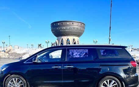 KIA Carnival III, 2018 год, 2 490 000 рублей, 1 фотография