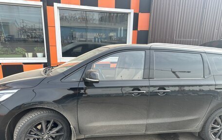 KIA Carnival III, 2019 год, 3 150 000 рублей, 2 фотография