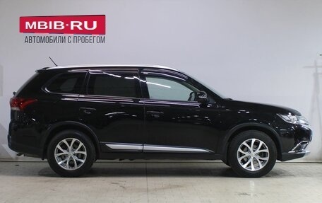 Mitsubishi Outlander III рестайлинг 3, 2016 год, 1 839 000 рублей, 8 фотография