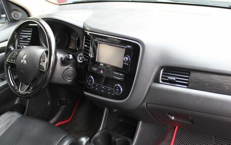 Mitsubishi Outlander III рестайлинг 3, 2016 год, 1 839 000 рублей, 21 фотография