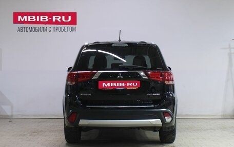 Mitsubishi Outlander III рестайлинг 3, 2016 год, 1 839 000 рублей, 6 фотография