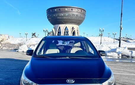 KIA Carnival III, 2018 год, 2 490 000 рублей, 3 фотография