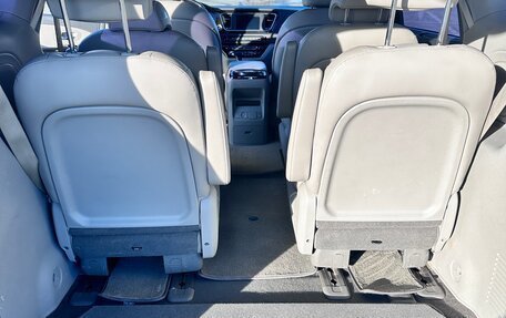 KIA Carnival III, 2018 год, 2 490 000 рублей, 8 фотография