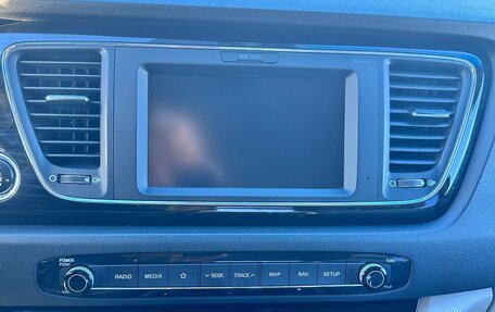 KIA Carnival III, 2018 год, 2 490 000 рублей, 19 фотография