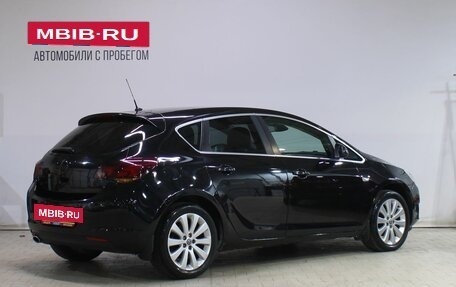 Opel Astra J, 2011 год, 569 000 рублей, 2 фотография
