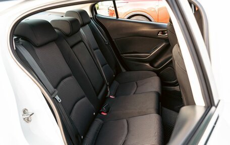 Mazda 3, 2017 год, 1 295 000 рублей, 24 фотография