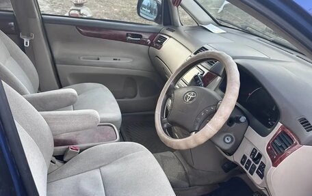 Toyota Ipsum II, 2003 год, 700 000 рублей, 8 фотография