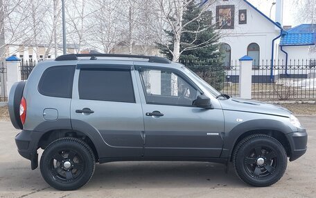 Chevrolet Niva I рестайлинг, 2016 год, 700 000 рублей, 5 фотография