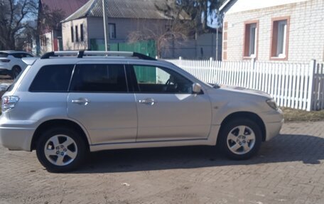 Mitsubishi Outlander III рестайлинг 3, 2002 год, 630 000 рублей, 4 фотография