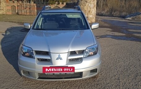 Mitsubishi Outlander III рестайлинг 3, 2002 год, 630 000 рублей, 2 фотография