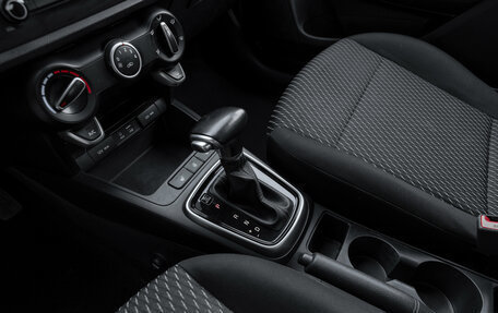 KIA Rio IV, 2018 год, 1 075 000 рублей, 13 фотография