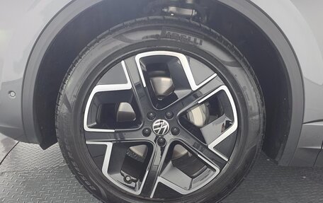 Volkswagen Touran III, 2024 год, 9 870 000 рублей, 5 фотография