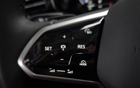 Volkswagen Touran III, 2024 год, 9 870 000 рублей, 17 фотография