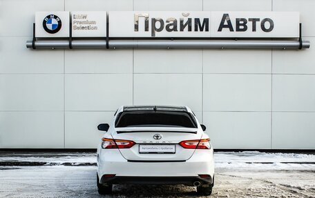 Toyota Camry, 2020 год, 2 600 000 рублей, 4 фотография