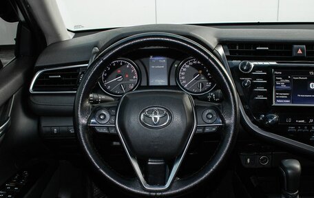 Toyota Camry, 2020 год, 2 600 000 рублей, 14 фотография