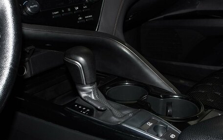 Toyota Camry, 2020 год, 2 600 000 рублей, 21 фотография