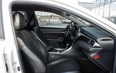 Toyota Camry, 2020 год, 2 600 000 рублей, 17 фотография