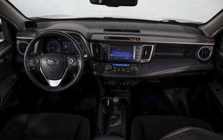 Toyota RAV4, 2018 год, 2 049 000 рублей, 9 фотография