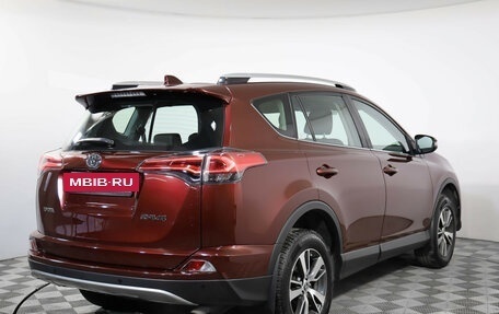 Toyota RAV4, 2018 год, 2 049 000 рублей, 5 фотография