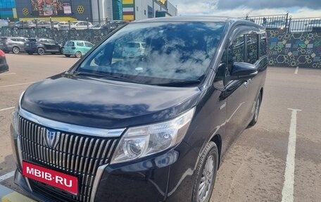 Toyota Esquire I, 2015 год, 1 730 000 рублей, 1 фотография