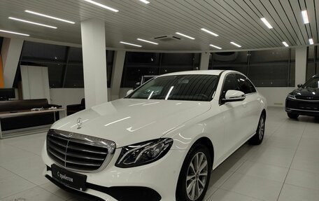 Mercedes-Benz E-Класс, 2019 год, 3 290 000 рублей, 1 фотография