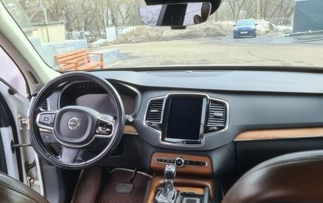 Volvo XC90 II рестайлинг, 2017 год, 3 860 000 рублей, 8 фотография