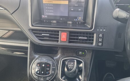 Toyota Esquire I, 2015 год, 1 730 000 рублей, 2 фотография