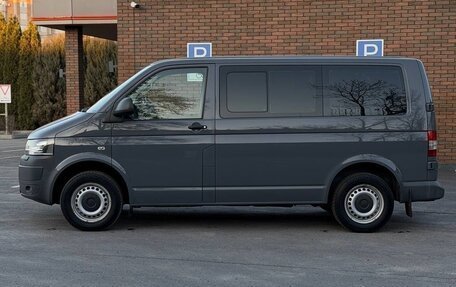 Volkswagen Caravelle T5, 2013 год, 2 750 000 рублей, 5 фотография