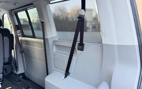 Volkswagen Caravelle T5, 2013 год, 2 750 000 рублей, 15 фотография