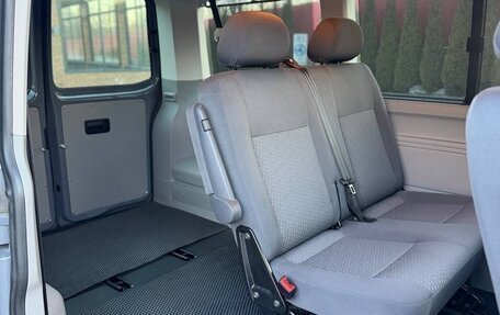 Volkswagen Caravelle T5, 2013 год, 2 750 000 рублей, 18 фотография