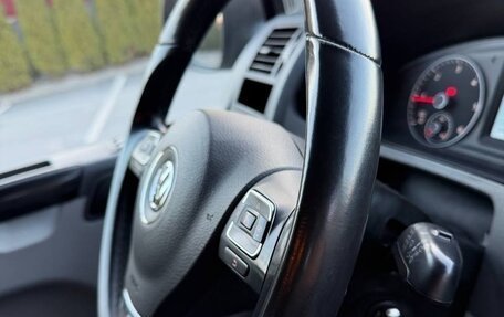 Volkswagen Caravelle T5, 2013 год, 2 750 000 рублей, 24 фотография