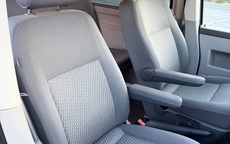 Volkswagen Caravelle T5, 2013 год, 2 750 000 рублей, 30 фотография