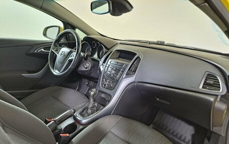 Opel Astra J, 2011 год, 799 000 рублей, 13 фотография